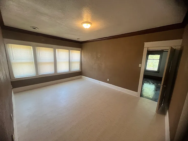 2219 N Sherman Blvd — Photo 6