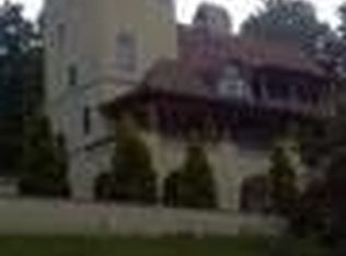 452 Blueberry Farm Rd, Zirconia, NC 28790