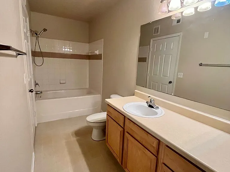 1155 Villagio Cir #106 — Photo 16
