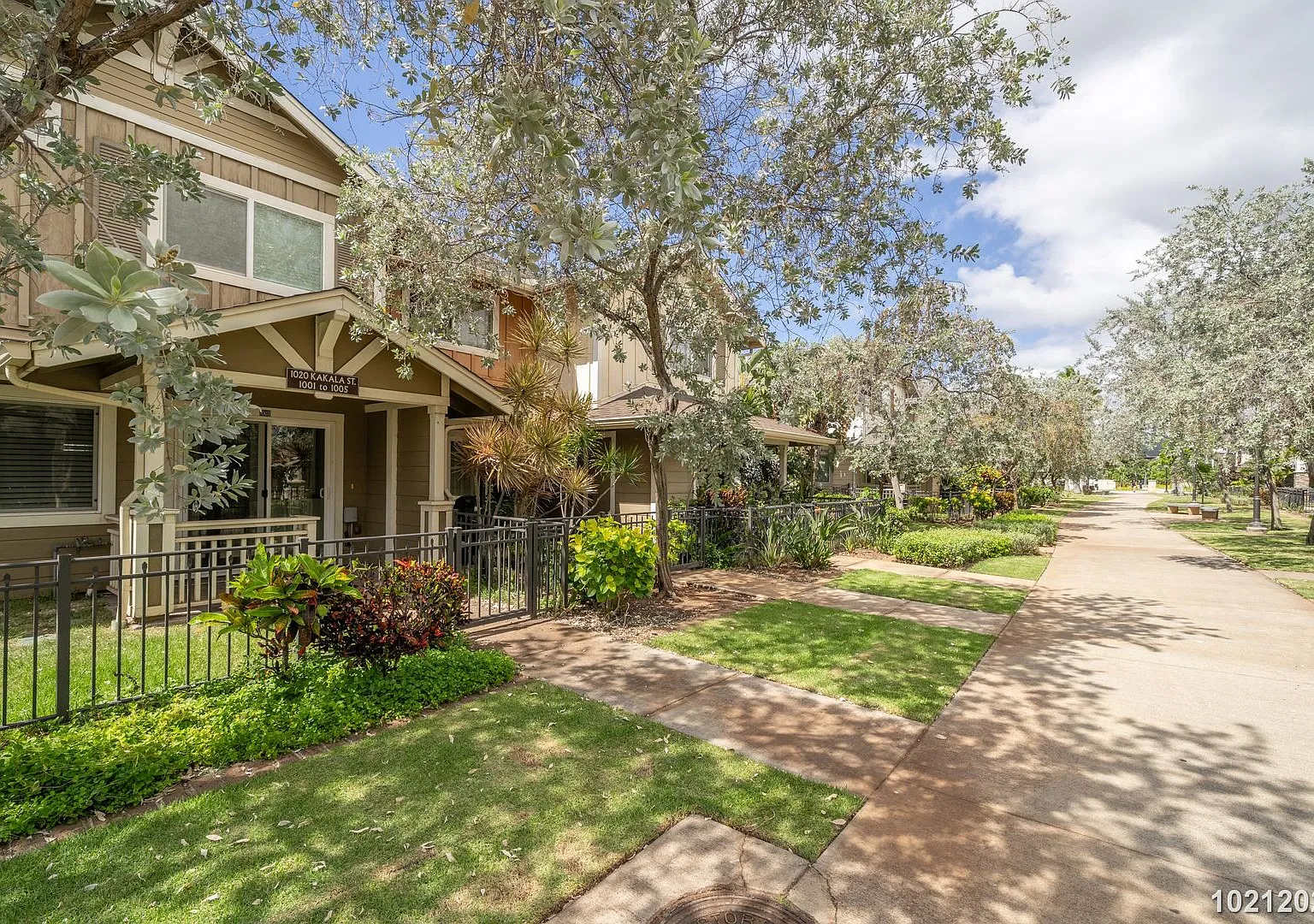 Awakea at Mehana | $3,200, 2BR/2.5BA Townhouse | 2 Parking Stalls | Available Now! — Photo 2