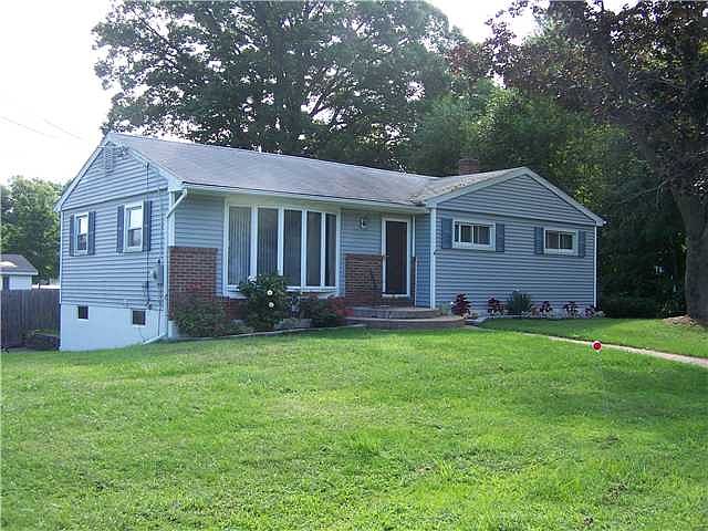 1st image of 8 Elizabeth Ln