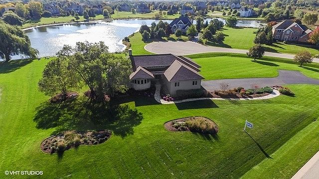 1st image of 8 Regan Ln