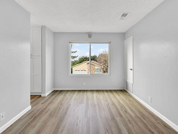 5th image of 355 Parkview Ter APT F8