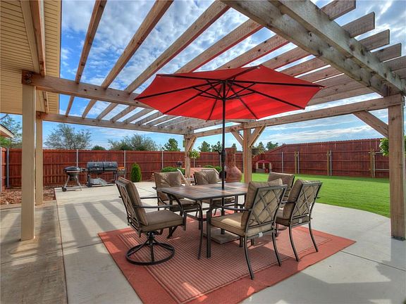 5th image of 8262 Rockcliff Way