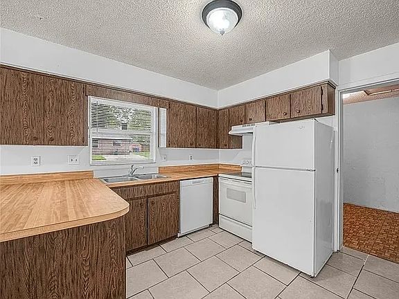 3rd image of 1215 Hartsell Ave