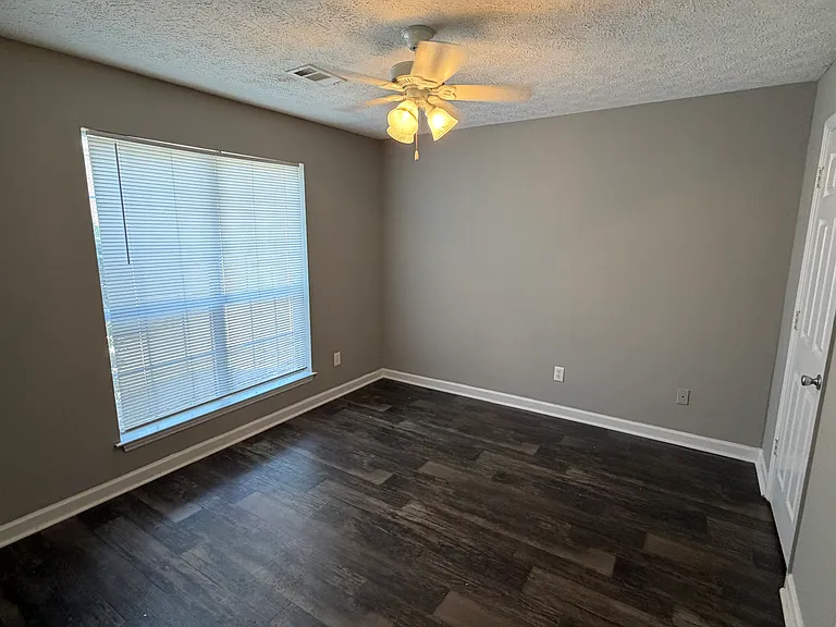 6208 Cross Tie Ct — Photo 3