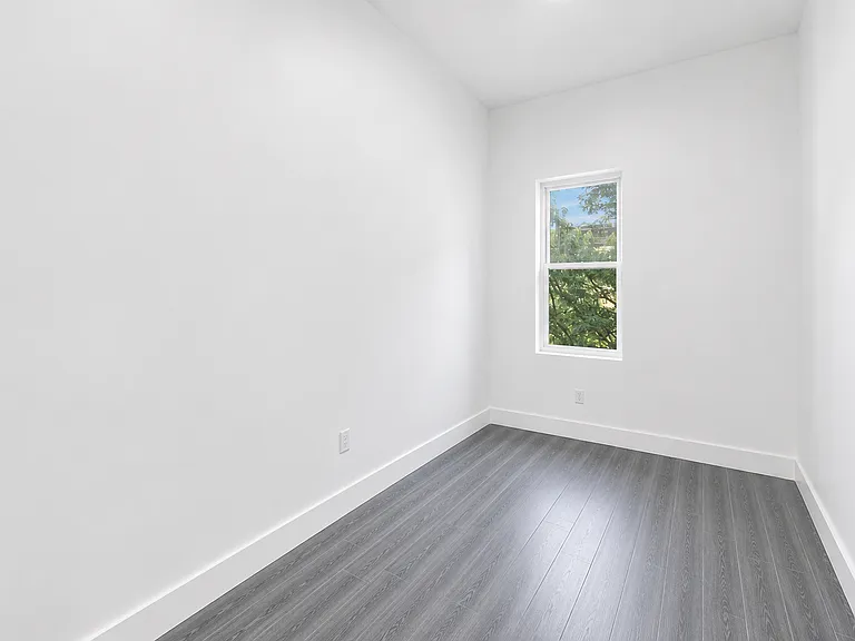 418 Rogers Ave #3 — Photo 7