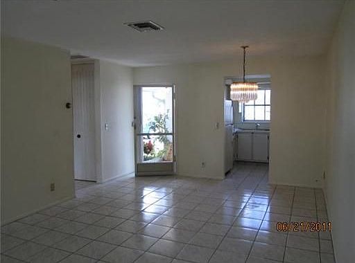 2nd image of 5083 Cresthaven Blvd APT D