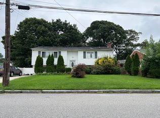 11 Overland Ave, Amityville, NY 11701