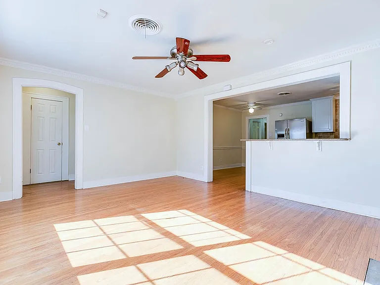1119 Kenwood Dr — Photo 9
