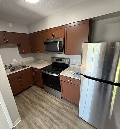 2nd image of 1014 & 1028 Shagbark Dr #14