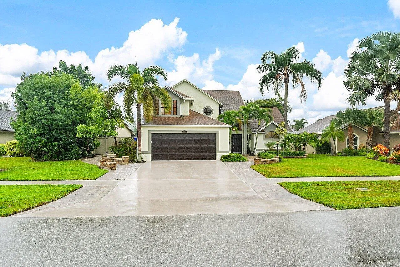 3 bed, 2.5 bath, 2082 sqft, $9,999 — Photo 1