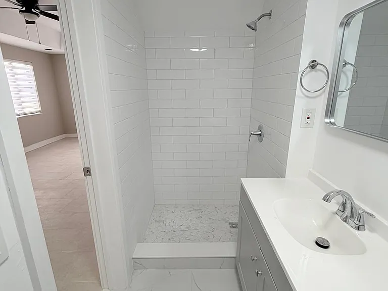 1390 W 37th St #101 — Photo 9