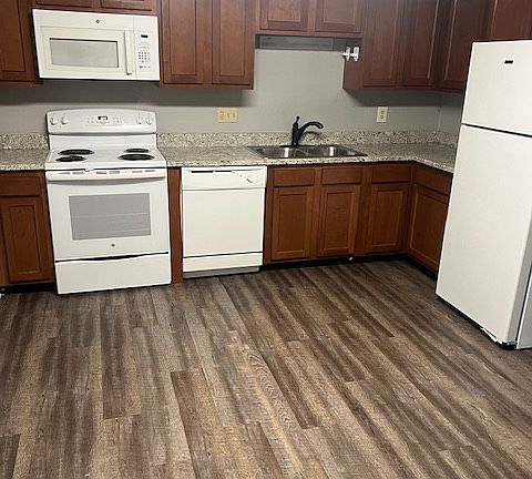 4th image of 3085 Candlewood Ct
