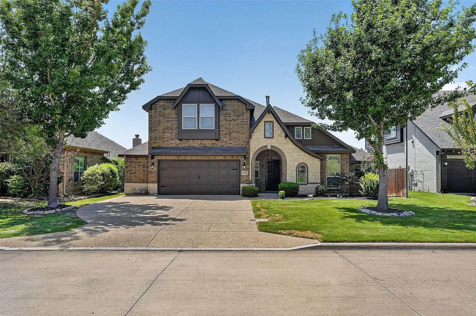 5 bed, 3279 sqft, $3,500 — Photo 1