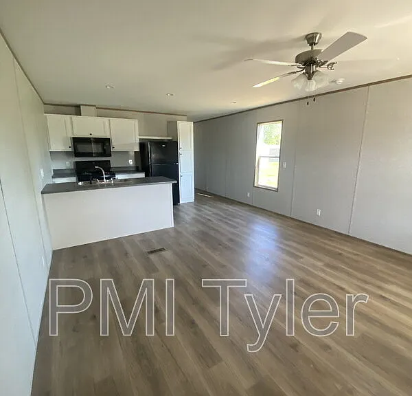123 Dogwood St — Photo 3
