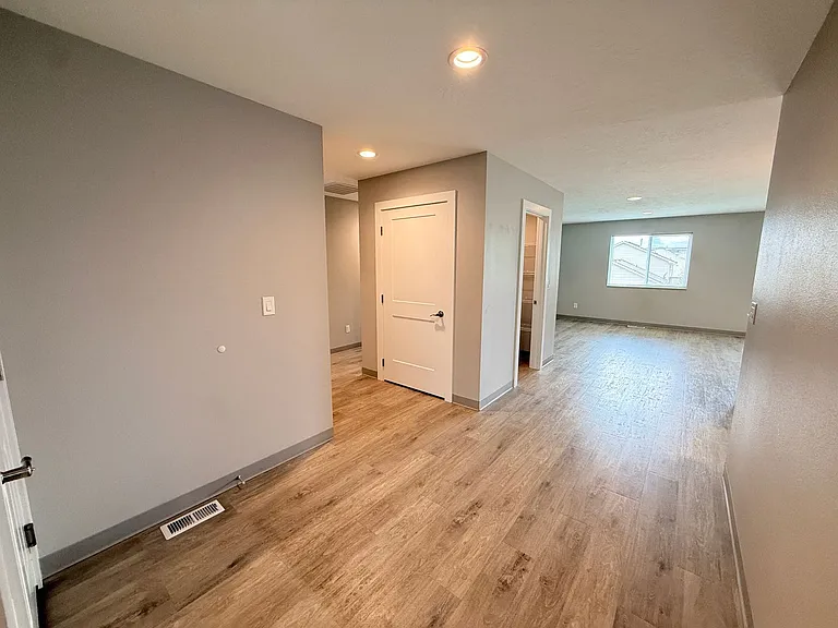 1501 - 1503 North Bell Street — Photo 14