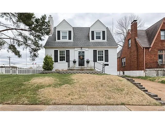 1210 Pembroke Dr photo 1