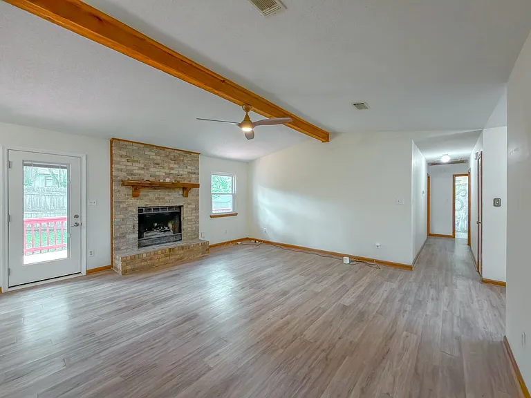 776 Lupine Ln — Photo 6