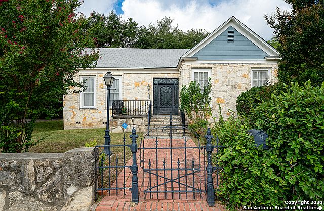 1st image of 319 Kings Ct