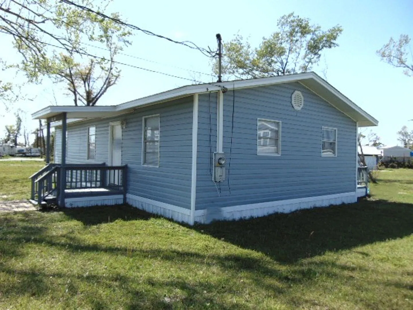 3 bedroom 2 bath home on large corner lot! — Photo 2