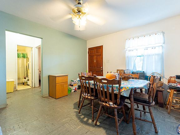 5th image of 220 W 14th St