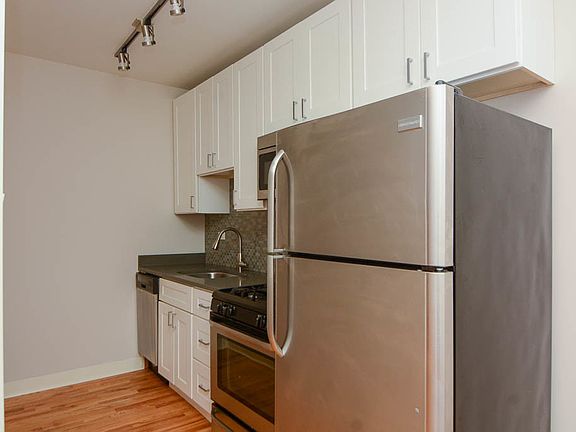 2nd image of 2420 N Kedzie Blvd Unit 113