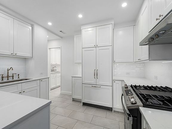 3rd image of 945 5th Ave APT 19D