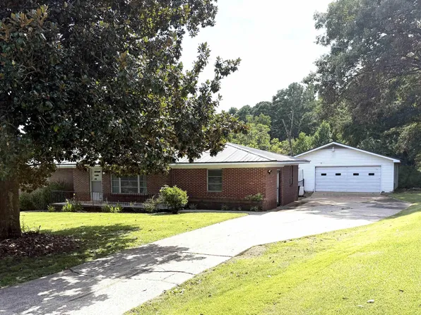 104 Harwood Dr, Gadsden, AL 35901