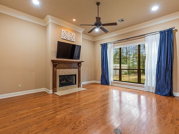 5th image of 106 Sandhurst Dr