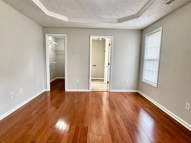 121 Raymond St — Photo 12