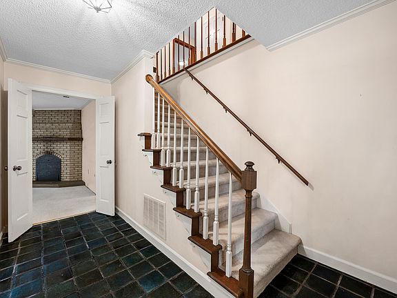 4th image of 3417 Horton St