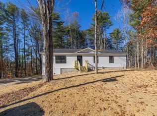 2 Streamside Dr, Lewiston, ME 04240