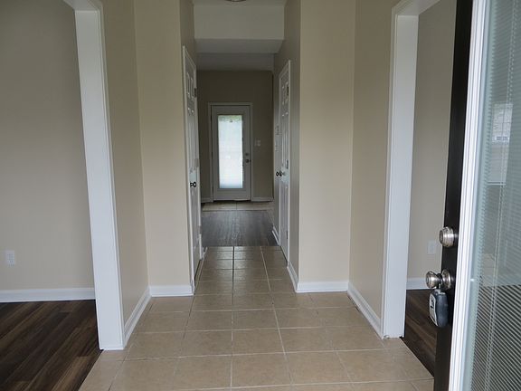 4th image of 108 Penn Dr