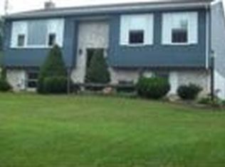 1558 Freedom Dr, Spring Grove, PA 17362