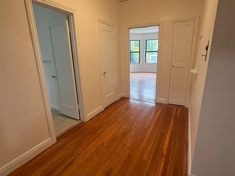 1645 Filbert St #205 — Photo 3