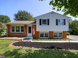 41 Fresh Meadow Dr, Lancaster, PA 17603