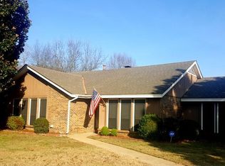 110 Crossgate Dr, Deatsville, AL 36025