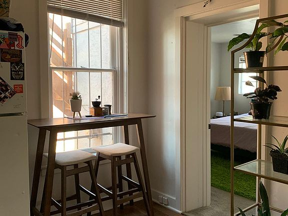 4th image of 1260 Vine St #10752938