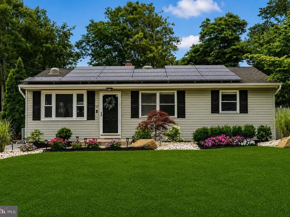 12 Blue Spruce Dr, Jackson, NJ 08527