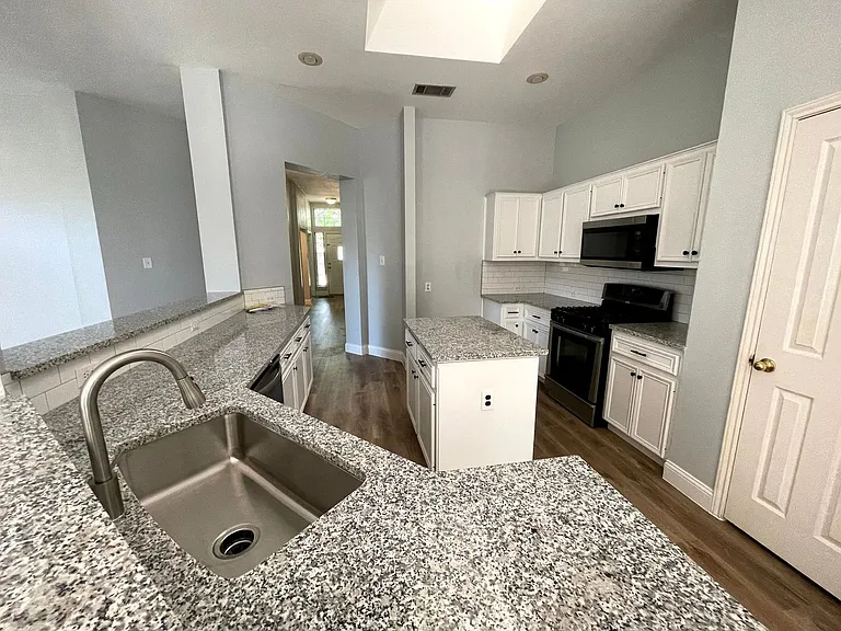 3822 Newland Dr — Photo 9
