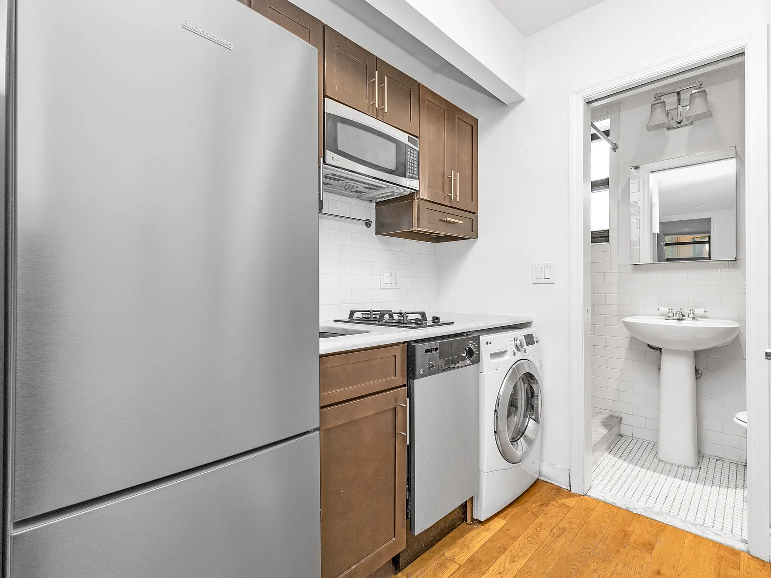 325 East 10th Street — Photo 4