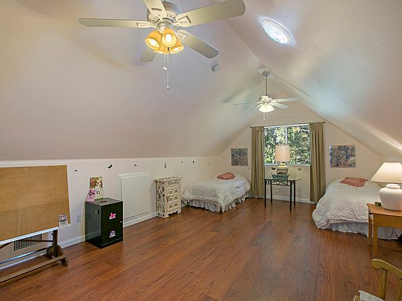 3rd image of 888 Pine Cone Dr