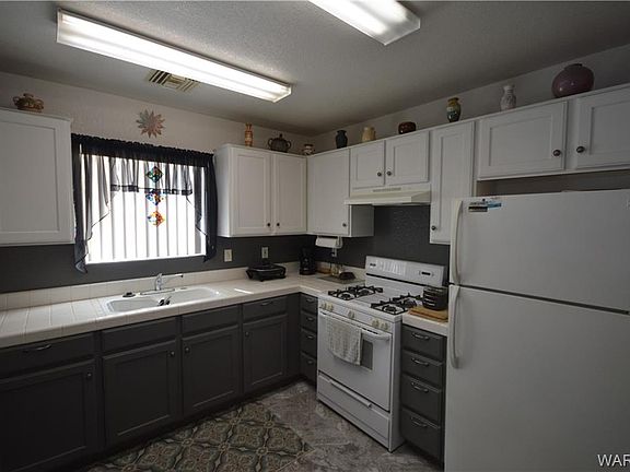4th image of 2448 E Parkside Dr