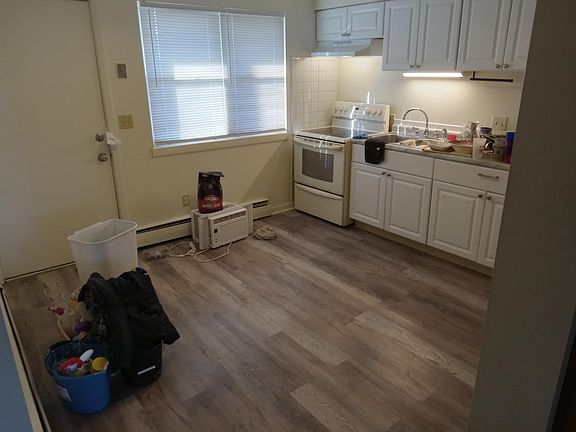 3rd image of 43008 Emerald Dr #A3