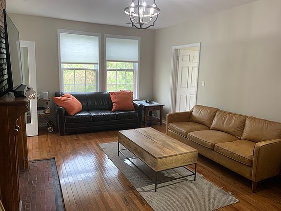 3rd image of 158 Caroline St