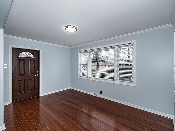 4th image of 9216 Chestnut Ave