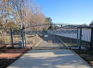807 E Chase Dr, Corona, CA 92881