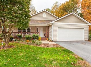 138 Wildwood Forest Ln, Mills River, NC 28759