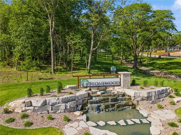 1383 S Timber Ln, West Des Moines, IA 50266